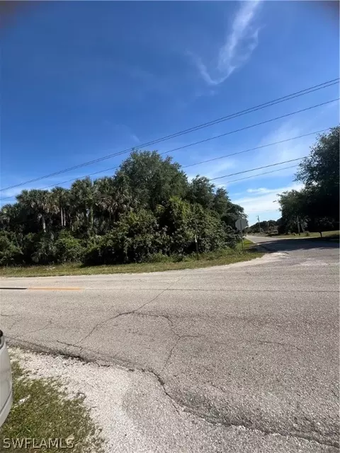 107 W 6th St, Lehigh Acres, FL 33972