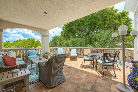 399 4th St S, Naples, FL 34102 photo 14