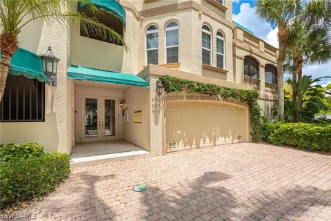 399 4th St S, Naples, FL 34102