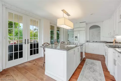 399 4th St S, Naples, FL 34102 photo 5