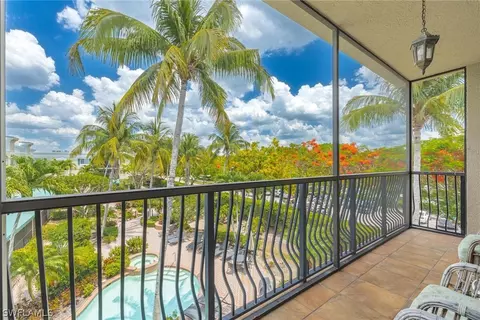 399 4th St S, Naples, FL 34102 photo 21