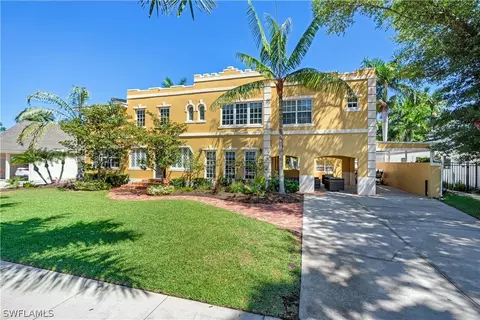 1221 Canterbury Dr, Fort Myers, FL 33901