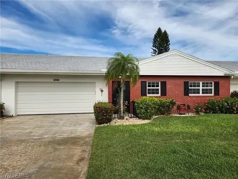 1461 Edgewater Cir, Fort Myers, FL 33919