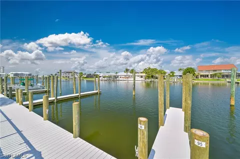 18032 San Carlos Blvd #100, Fort Myers Beach, FL 33931