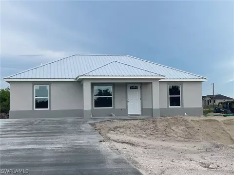 9019 S Castle Cir, Labelle, FL 33935