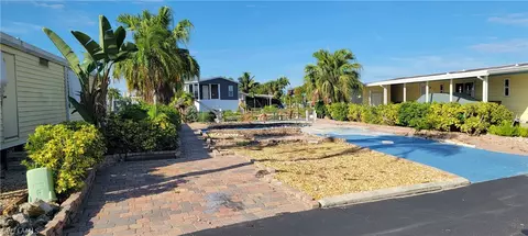 4693 Mai Kai Ln, Bonita Springs, FL 34134