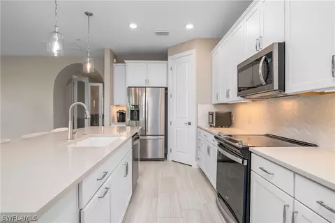 19601 Utopia Ln, Estero, FL 33928 photo 4