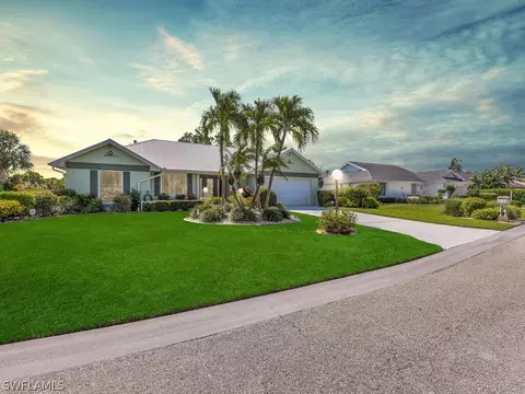 5151 Greenbriar Dr, Fort Myers, FL 33919