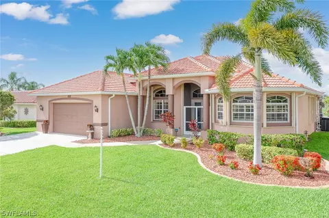 320 Kamal Pkwy, Cape Coral, FL 33904