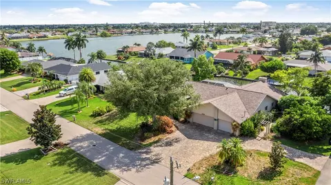204 SE 20th Pl, Cape Coral, FL 33990