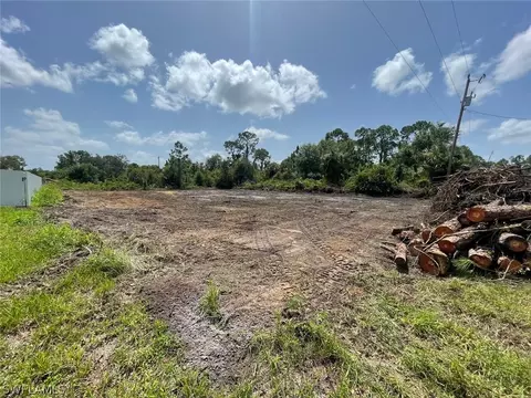 227 Beckley Dr, Lehigh Acres, FL 33974