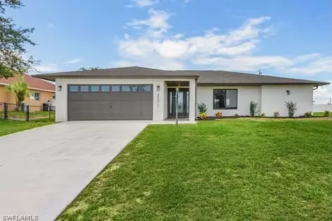 2211 NE 19th Pl, Cape Coral, FL 33909