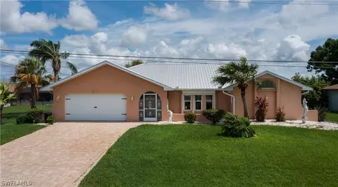 907 SE 17th St, Cape Coral, FL 33990
