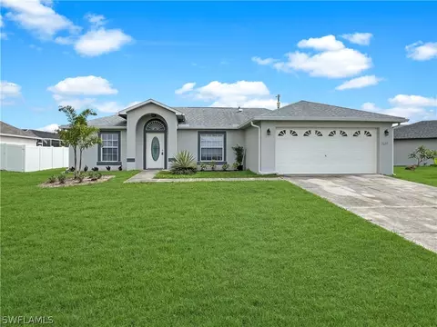 2037 NE 4th Ter, Cape Coral, FL 33909