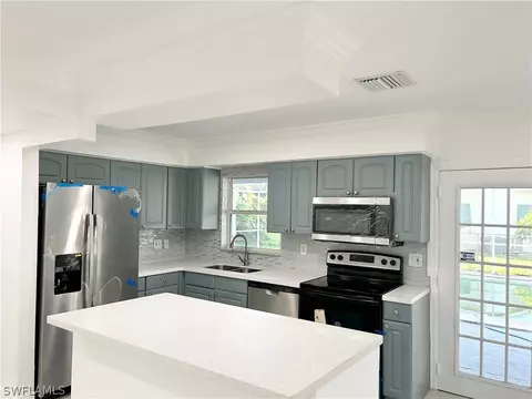 409 E Penn Rd, Lehigh Acres, FL 33936