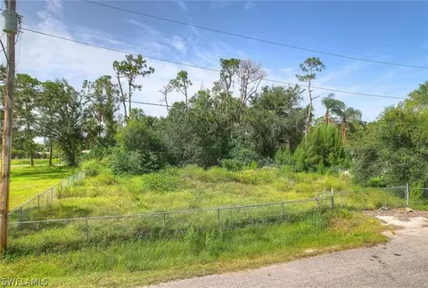 420 Santa Barbara St, North Fort Myers, FL 33903