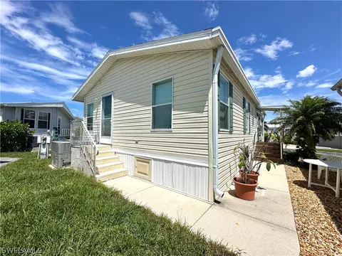 4731 Split Log Ln W, Estero, FL 33928 photo 3