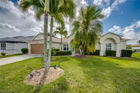 2549 Surfside Blvd W, Cape Coral, FL 33914