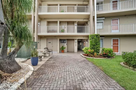 2244 Winkler Ave #205, Fort Myers, FL 33901