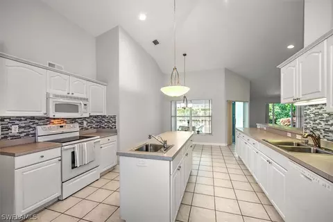 35 Heritage Way, Naples, FL 34110 photo 15