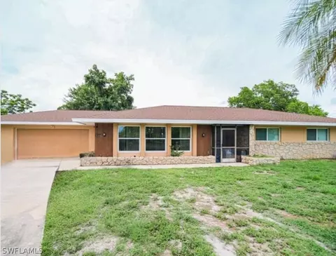 500 Pennview Ave, Lehigh Acres, FL 33936