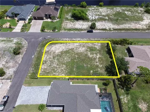 2831 NW 42nd Ave, Cape Coral, FL 33993