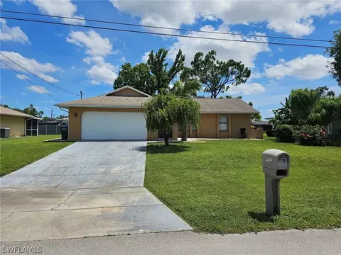 2220 SE 3rd St, Cape Coral, FL 33990