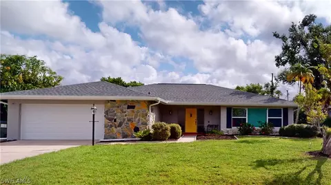 777 Entrada Dr S, Fort Myers, FL 33919