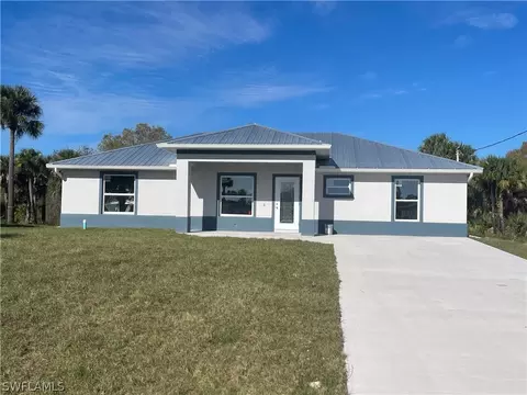 5010 S Peachtree Cir, Labelle, FL 33935