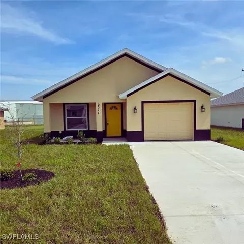 2371 Barden St, Fort Myers, FL 33916
