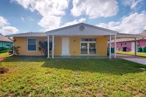 1142 Yorkshire St, Port Charlotte, FL 33952