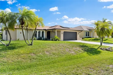 22 SW 13th Ter, Cape Coral, FL 33991