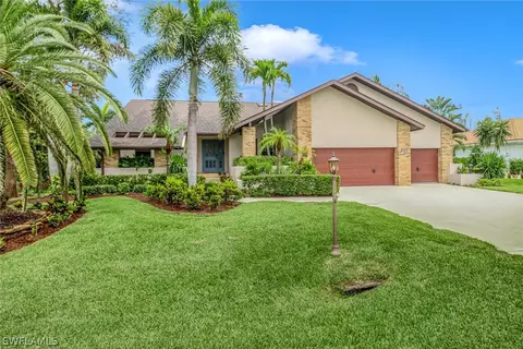 16126 Forest Oaks Dr, Fort Myers, FL 33908