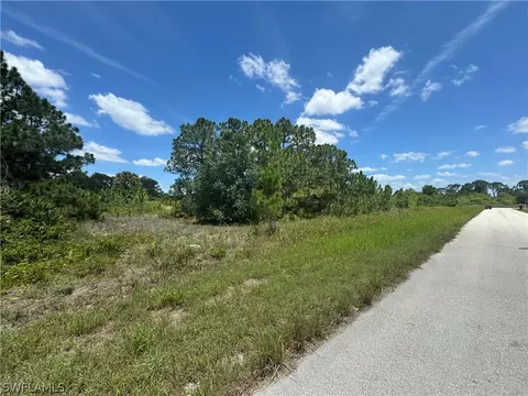 461 Lambda Ave S, Lehigh Acres, FL 33974 photo 2