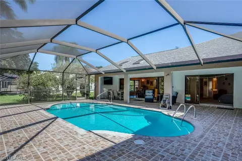 19962 Lake Vista Cir, Lehigh Acres, FL 33936