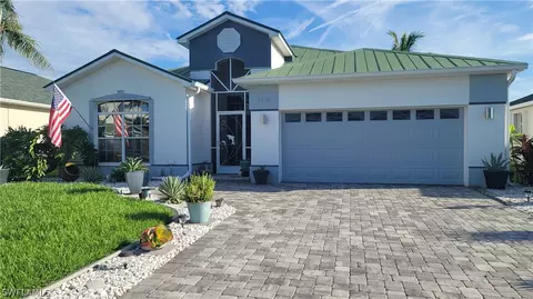 1736 Emerald Cove Cir, Cape Coral, FL 33991