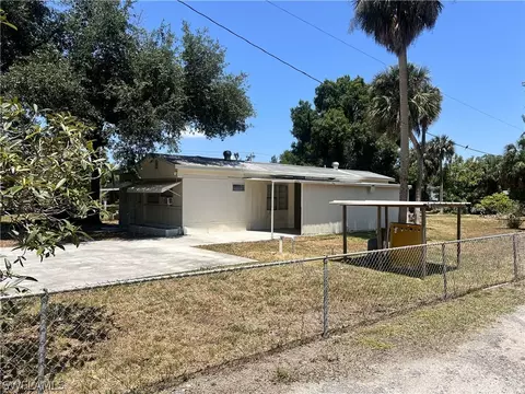 7789 Marx Dr, North Fort Myers, FL 33917