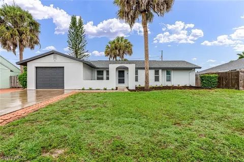 2971 41st St SW, Naples, FL 34116