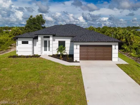 924 Bell Blvd S, Lehigh Acres, FL 33974