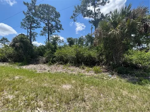 1226 Ecclesia St E, Lehigh Acres, FL 33974 photo 2
