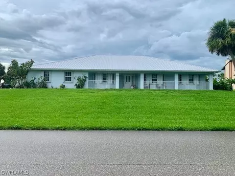 1047 Caloosahatchee Dr, Moore Haven, FL 33471