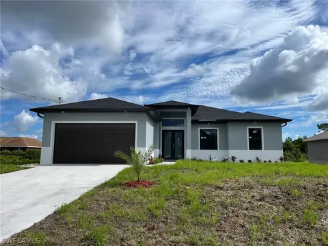 2812 45th St W, Lehigh Acres, FL 33971