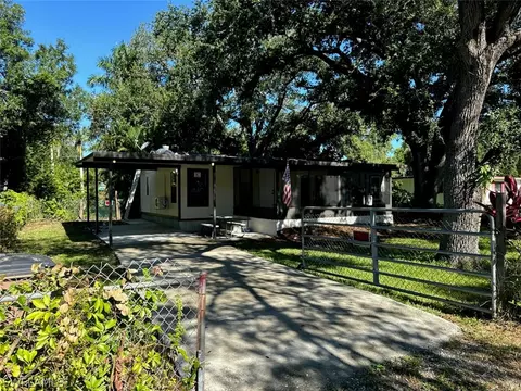 4070 Sabal Ln, Fort Myers, FL 33905