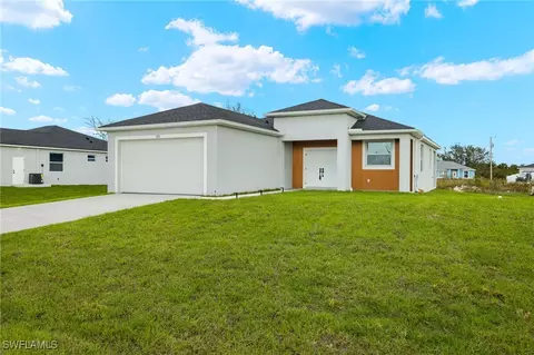 365 Pinehurst Ave, Lehigh Acres, FL 33974