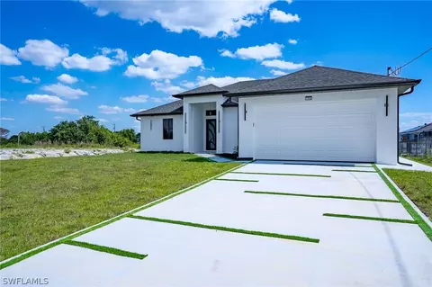 1014 James Ave, Lehigh Acres, FL 33936