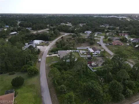 837 Warren St E, Lehigh Acres, FL 33974 photo 2