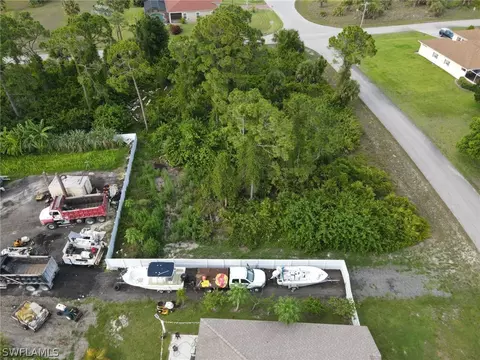 837 Warren St E, Lehigh Acres, FL 33974 photo 4