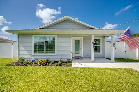 2511 41st St W, Lehigh Acres, FL 33971