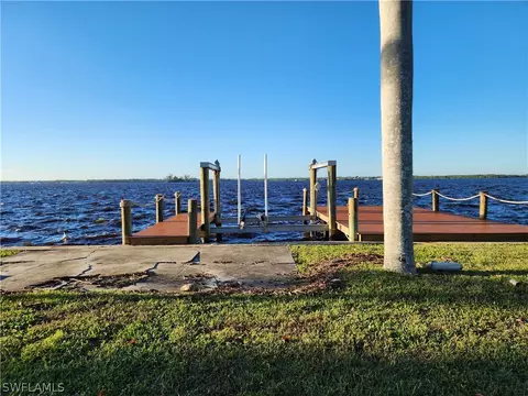 4399 E Riverside Dr, Fort Myers, FL 33905