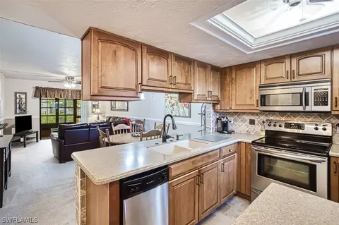 1221 Barrett Rd #903, North Fort Myers, FL 33903